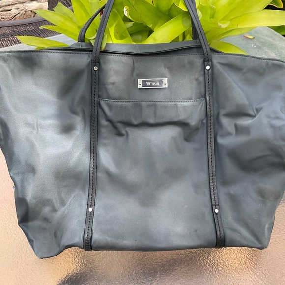 TUMI TRAVEL BAG - Picture 12 of 12